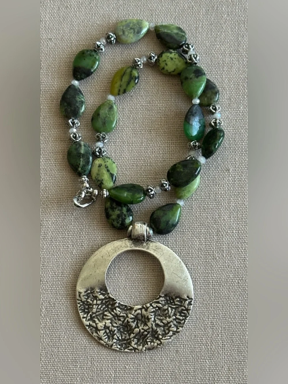 22 inch Beautiful Canadian Jade bead necklace NWOT - Picture 5 of 14